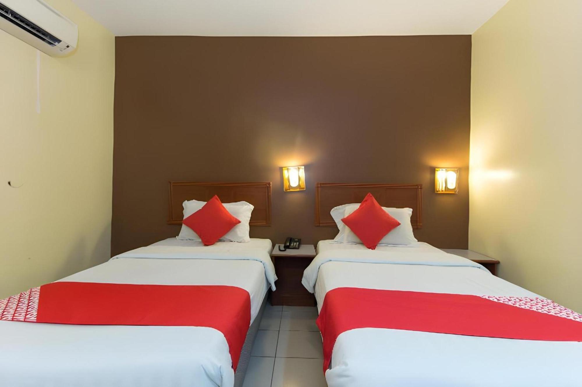 Super Oyo 447 Comfort Hotel Meru クラン エクステリア 写真