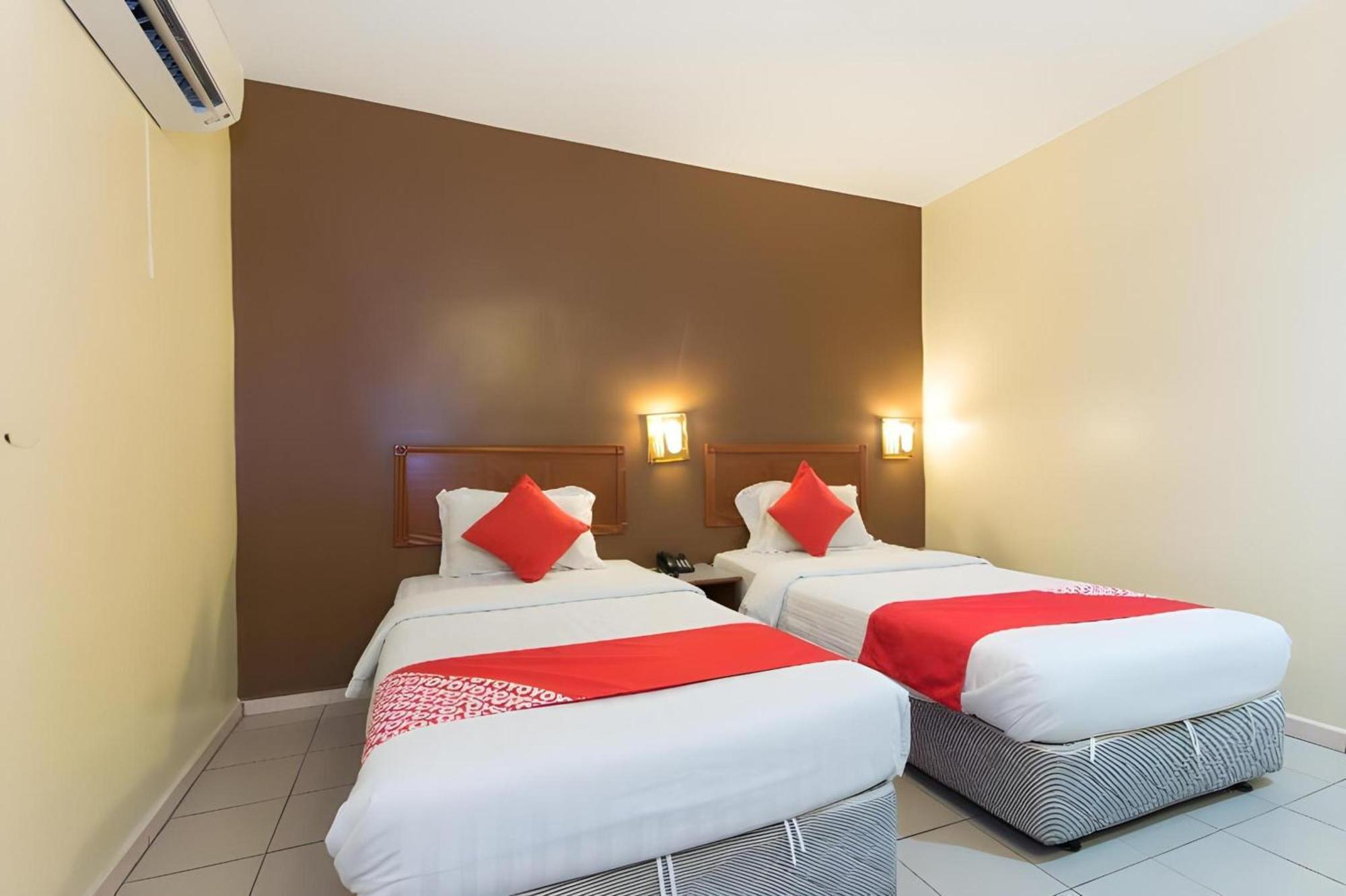 Super Oyo 447 Comfort Hotel Meru クラン エクステリア 写真
