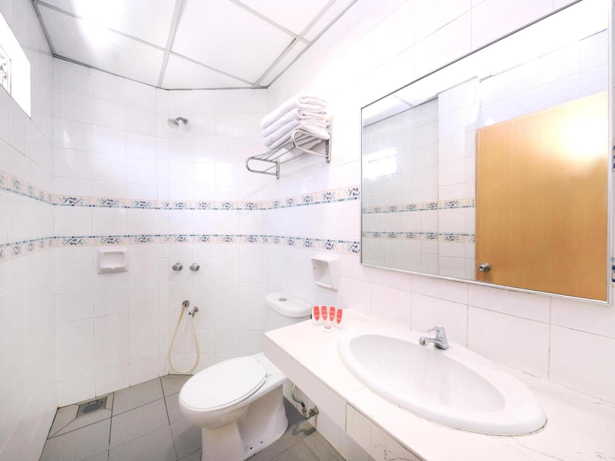 Super Oyo 447 Comfort Hotel Meru クラン エクステリア 写真