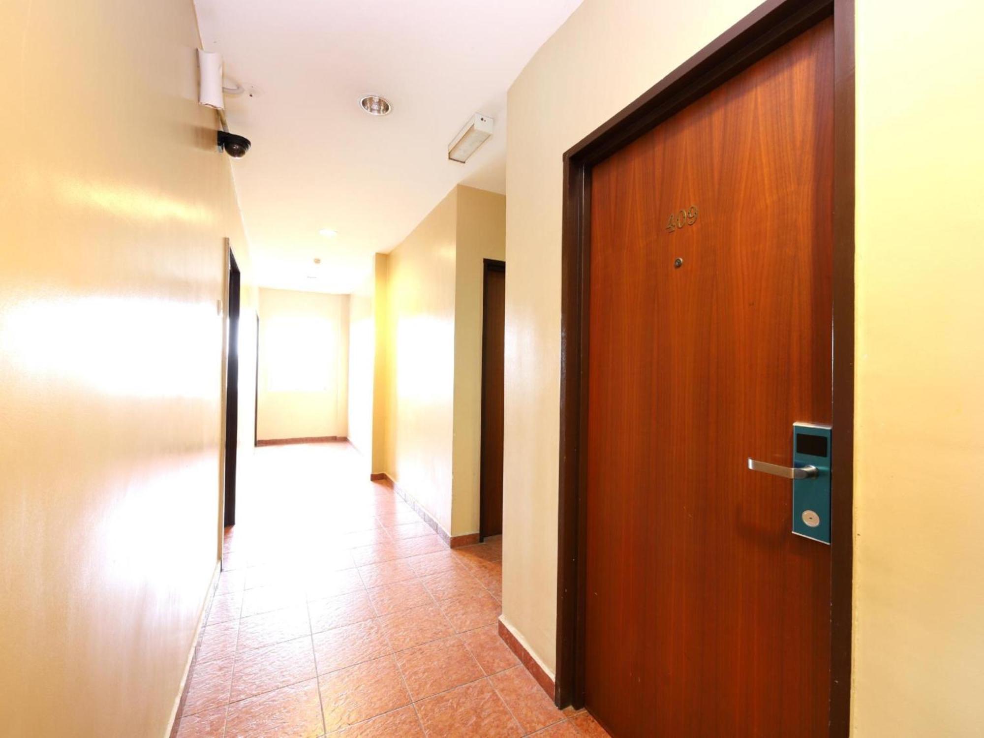 Super Oyo 447 Comfort Hotel Meru クラン エクステリア 写真