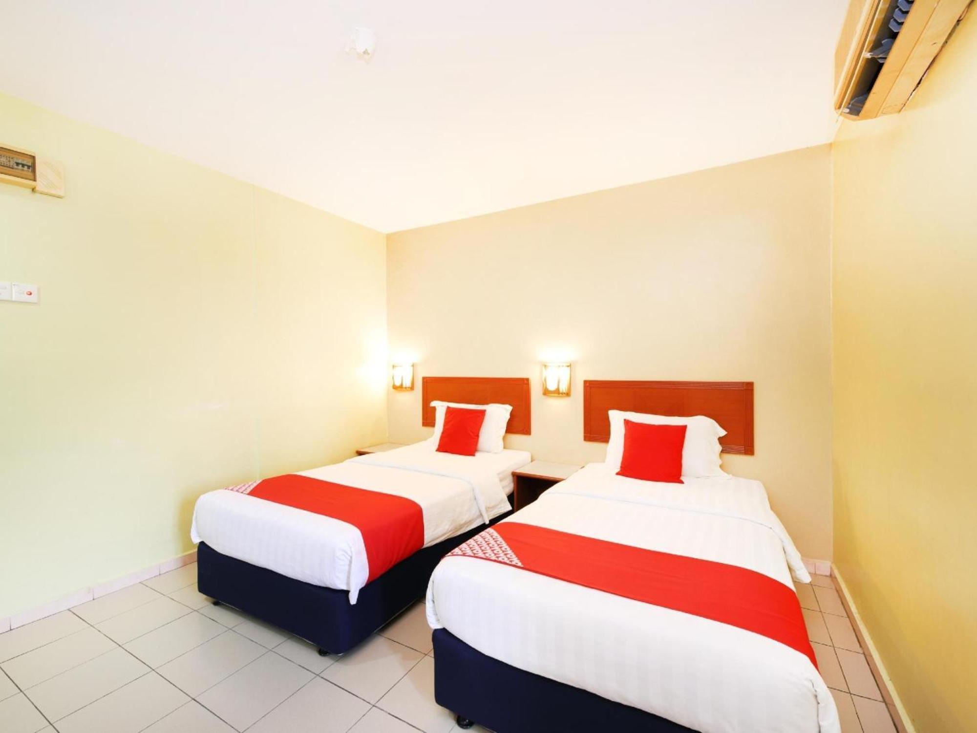 Super Oyo 447 Comfort Hotel Meru クラン エクステリア 写真