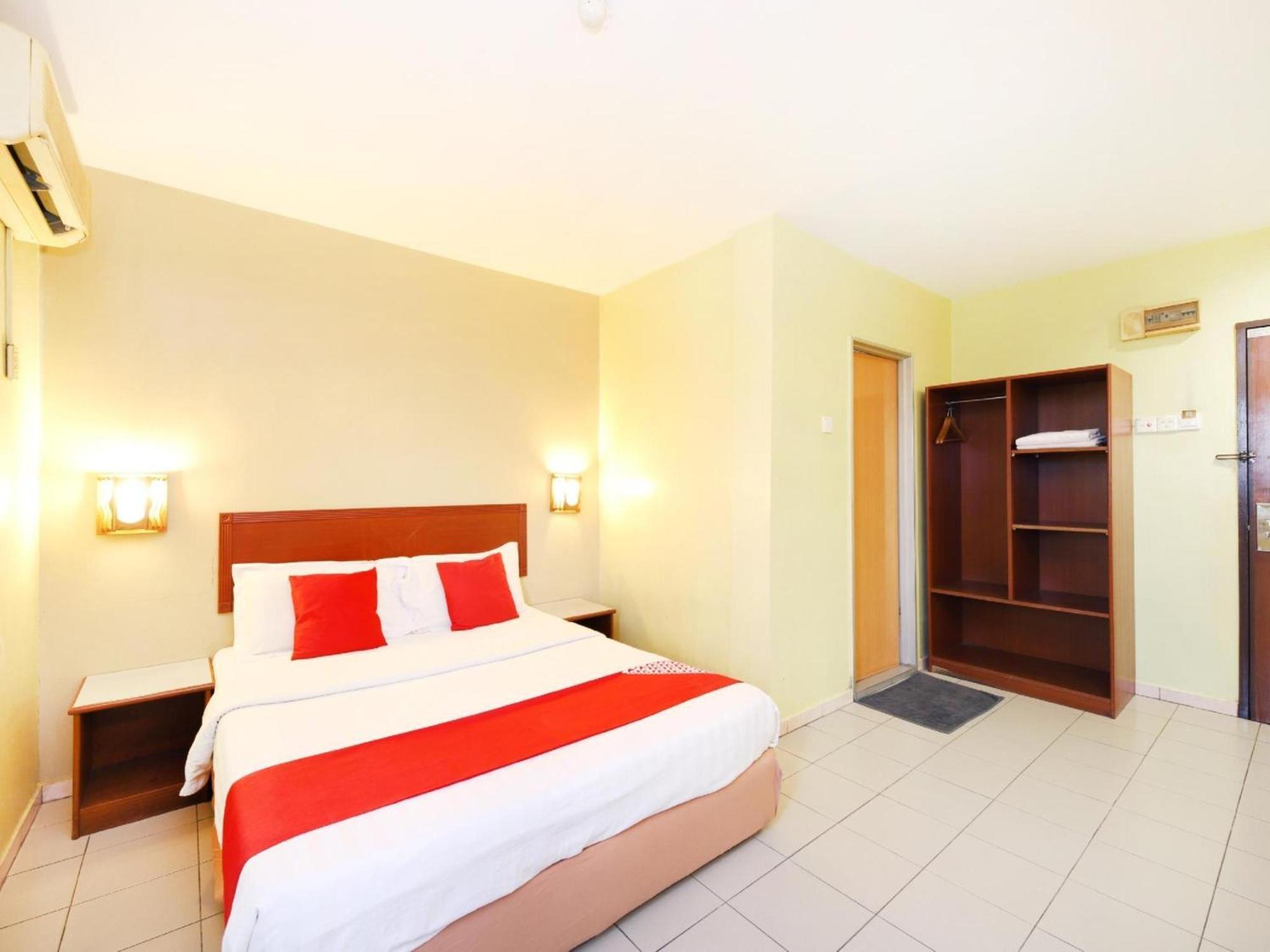 Super Oyo 447 Comfort Hotel Meru クラン エクステリア 写真