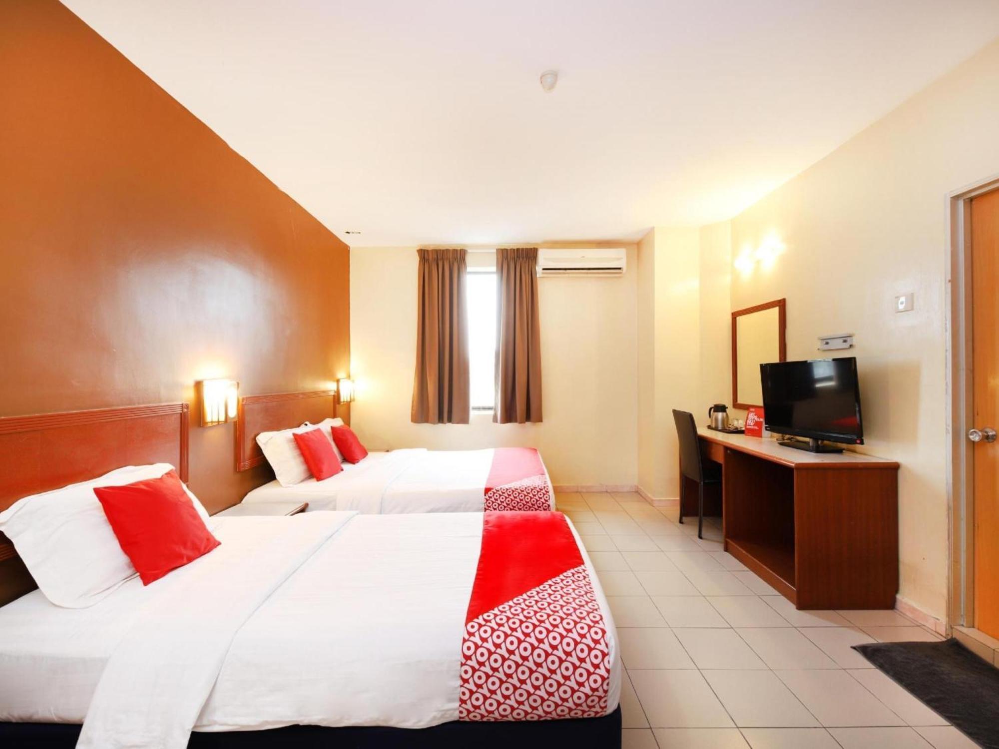 Super Oyo 447 Comfort Hotel Meru クラン エクステリア 写真