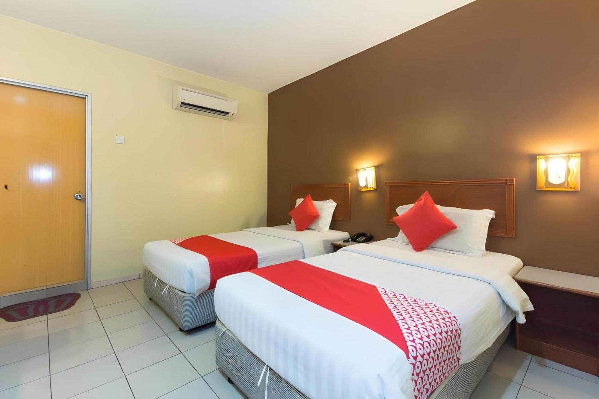 Super Oyo 447 Comfort Hotel Meru クラン エクステリア 写真