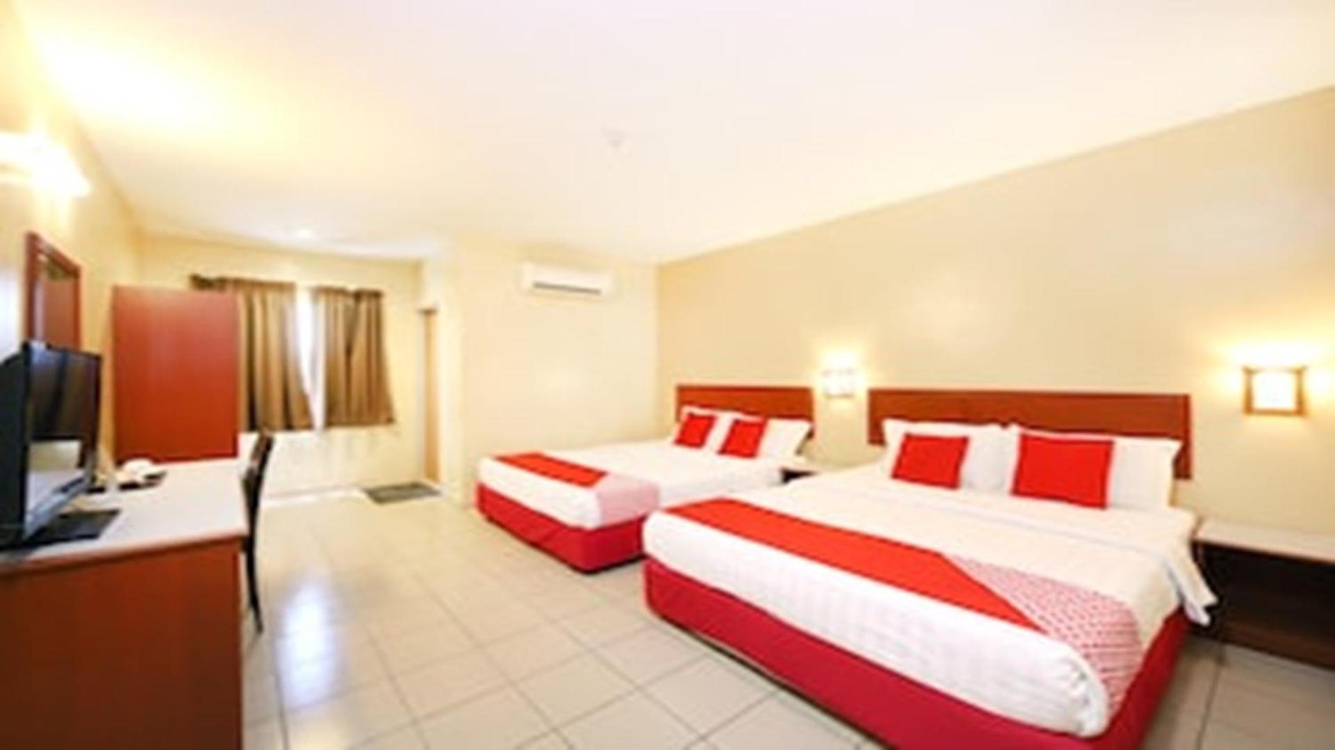 Super Oyo 447 Comfort Hotel Meru クラン エクステリア 写真
